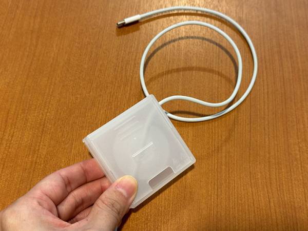 「もっと早く知りたかった…」　ごちゃごちゃになりがちなケーブルをスッキリ収納する方法！