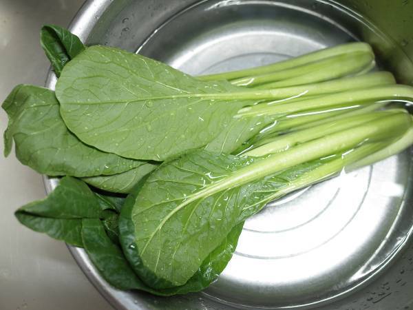 その小松菜捨てないで！　一見怖い『黒い斑点』に「知らなかった！」「マジか」