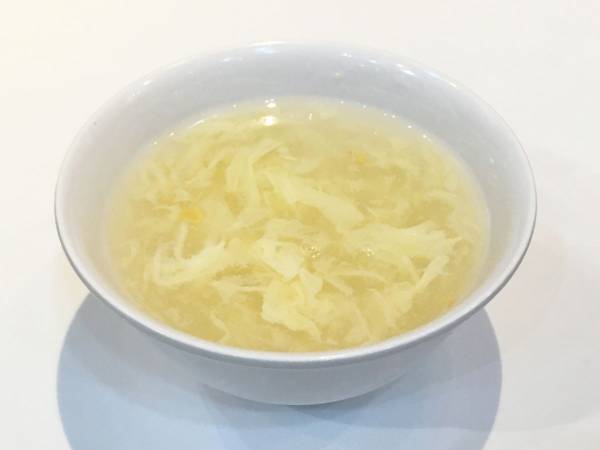 小さじ１杯の○○でふわふわ卵スープが？　「今度やる」「これは簡単」