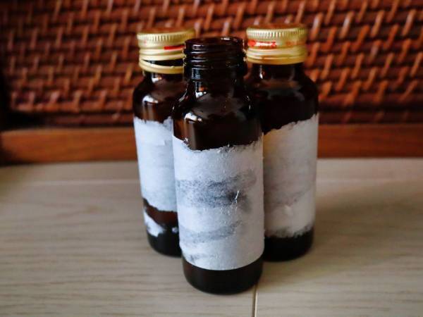 栄養ドリンクの空き瓶　DIYに活用する発想が「ナイスアイディア」「かわいい」