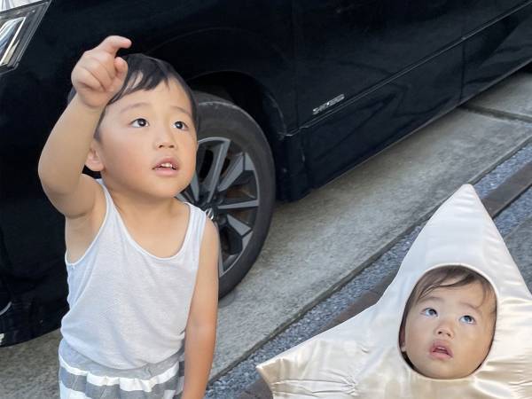 二度見が不可避な『弟の格好』　写真に「コンクールで優勝しそう」「めちゃ笑った」