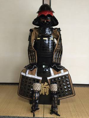 「この甲冑には怨霊が宿ってる！」という女性　次の瞬間、場が凍った理由は？