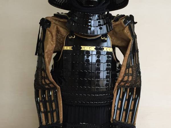 「この甲冑には怨霊が宿ってる！」という女性　次の瞬間、場が凍った理由は？