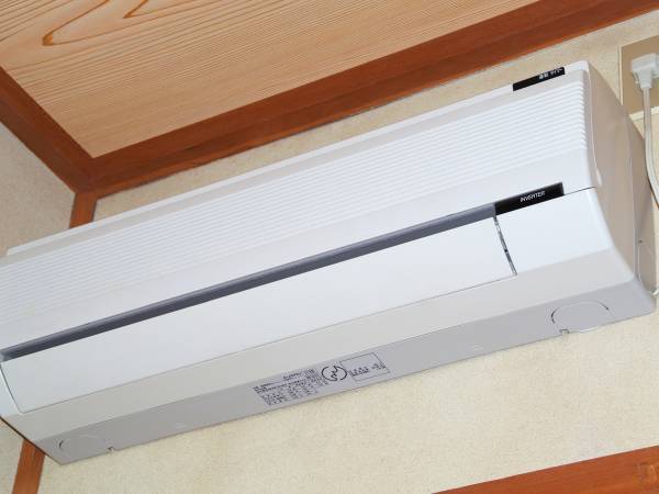 窓を開ける間に『エアコンつけっぱ』は得？損？　結果に「マジか！」「知らなかった」