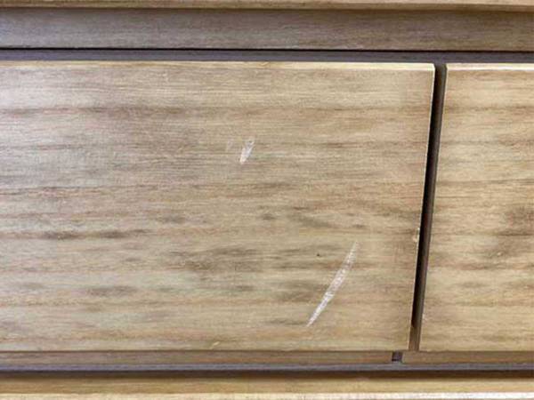 木の家具や柱のキズを目立たなくしたい！　意外すぎる２つの方法に「キズどこにあった？」「感動」