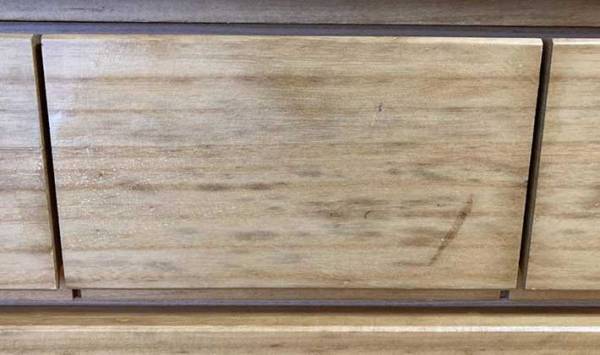 木の家具や柱のキズを目立たなくしたい！　意外すぎる２つの方法に「キズどこにあった？」「感動」