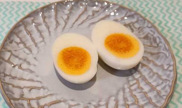 包丁を使わずにゆで卵を切る方法に「うっとり」「洗い物減った」
