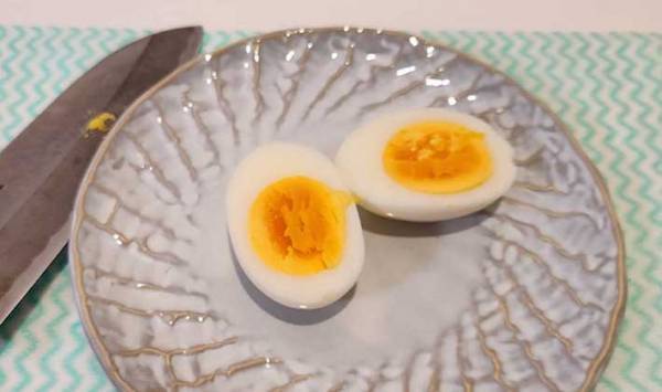 包丁を使わずにゆで卵を切る方法に「うっとり」「洗い物減った」