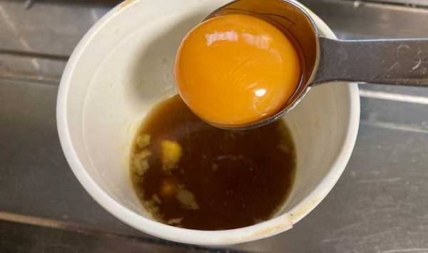残ったカップ麺のスープ　『あれ』を加えてチンするだけで？　「うまっ」「ふわふわ」
