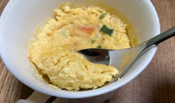 残ったカップ麺のスープ　『あれ』を加えてチンするだけで？　「うまっ」「ふわふわ」