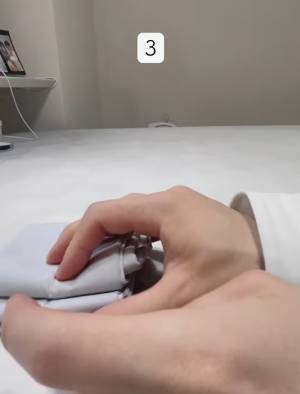 圧倒的に畳みやすい無印エコバッグに「コレ欲しい」　引っ張って折るだけで？