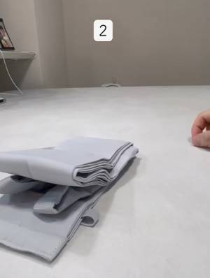 圧倒的に畳みやすい無印エコバッグに「コレ欲しい」　引っ張って折るだけで？