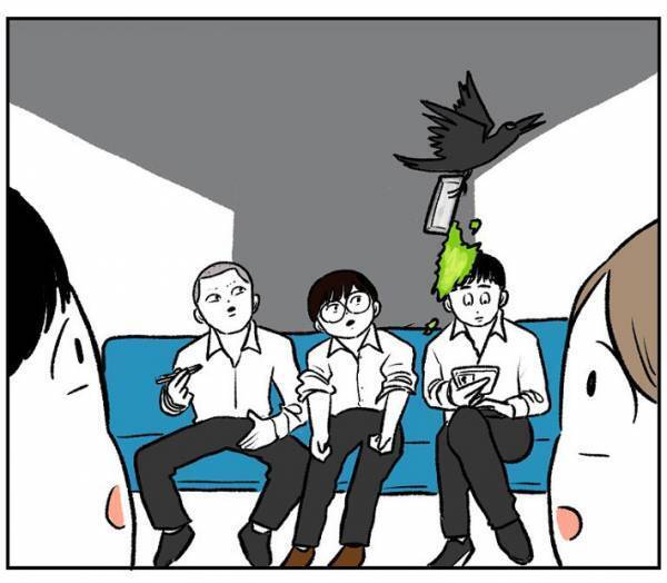 目の前の夫婦も思わず「アァッ…」　駅でサラダを食べる高校生が、まさかの展開に！