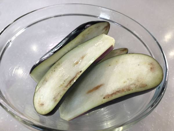 「絶対にやる」　台所に眠らせがちなホットサンドメーカー　『ある野菜』を焼く時に使うと？