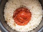 丸ごと炊飯器に入れて！　ハウス食品が教えるトマトの炊き込みご飯に「絶対作る」
