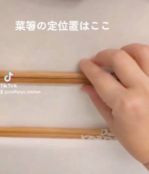 菜箸をすぐ取り出すには？　便利な収納アイディアに「困ってた」「こんな方法が」