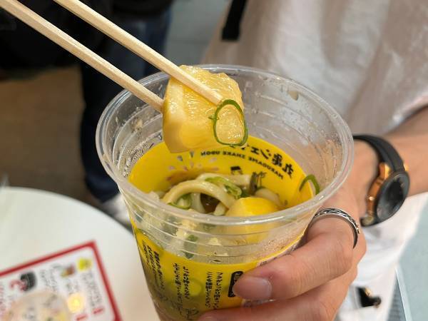 レモンの量にびっくり！『丸亀シェイクうどん』の新シリーズ、その味は…？