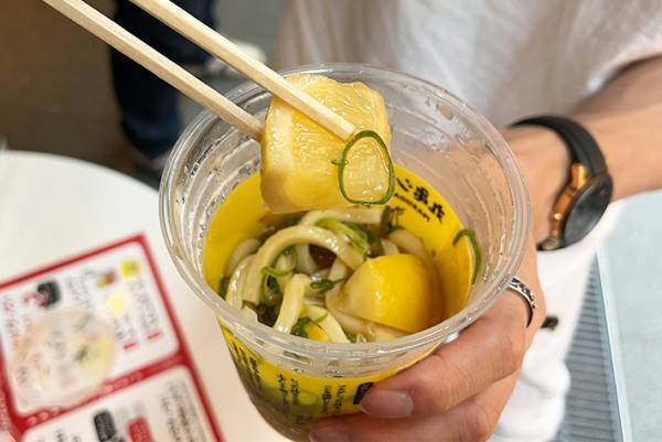 レモンの量にびっくり！『丸亀シェイクうどん』の新シリーズ、その味は…？