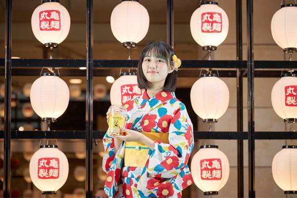 レモンの量にびっくり！『丸亀シェイクうどん』の新シリーズ、その味は…？