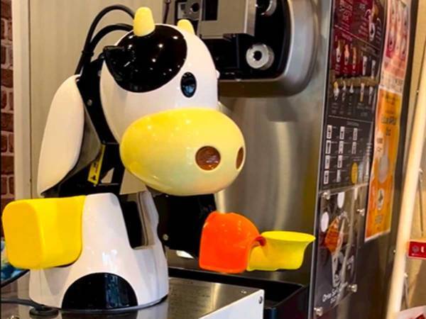 ソフトクリームロボの『まさかのミス』に爆笑　「声出して笑った」「お茶目すぎ」