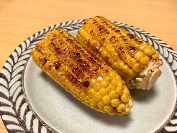 レンジで簡単『焼きトウモロコシ』の作り方　「祭りの味を再現」「絶対おいしい」