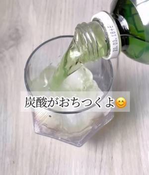 「コレすごい」「試してみる」　炭酸飲料の吹きこぼれを防ぐ方法