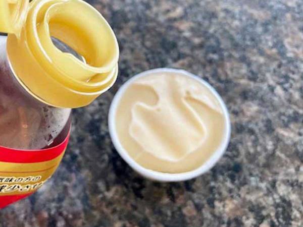 バニラアイスの味変にピッタリなのは？　まさかの正解に「相性抜群」「夏ずっとやる」