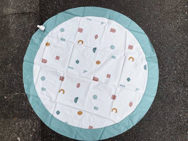 意外と大人も楽しめる『水が出るマット』に「夏ずっと使う」「収納もラク！」