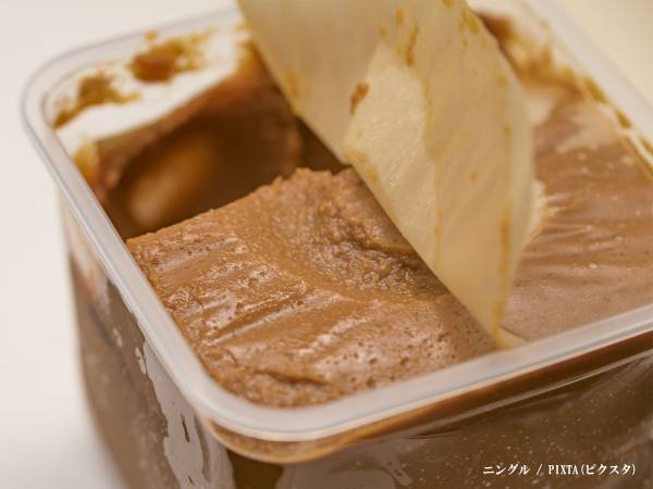 「食べても大丈夫かな？」　夏に『味噌の色が濃くなる』謎現象について、マルコメが返答