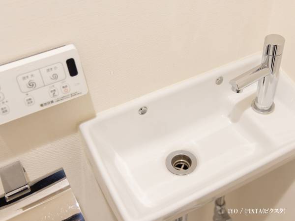 トイレにあった『７歳児の貼り紙』　母が目にした光景に「泣いた」「最高のオチ」