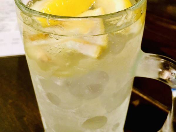 自宅ハイボールが劇的においしくなる方法に「早速やる」　ポイントはレモンの使い方だった