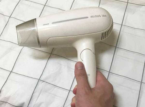 脱いだらすぐ臭う靴　『アレ』を数枚入れておくと？　「もう気にならない」「夏も履ける」