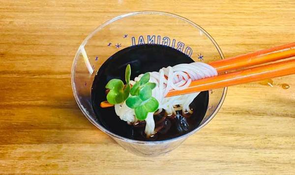 めんつゆ、まだ水で割ってる？　まさかの『割り方』に「最高の味変」「夏ずっとやる」