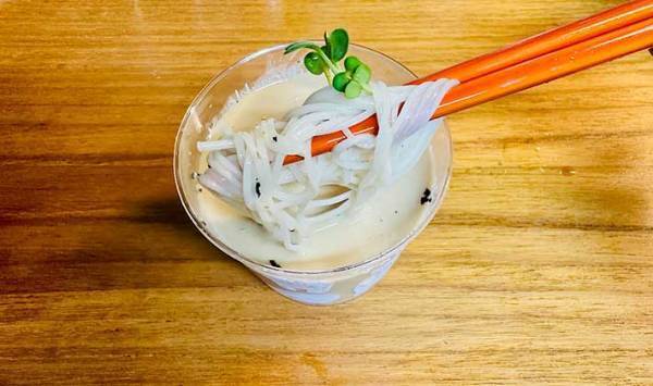 めんつゆ、まだ水で割ってる？　まさかの『割り方』に「最高の味変」「夏ずっとやる」
