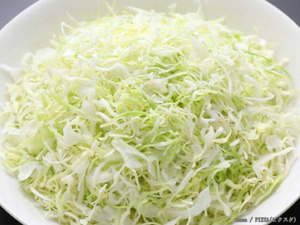 市販の千切りキャベツで豪華な一品！　暑い夏にピッタリなレシピとは？