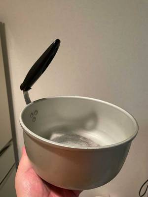 一辺が３０cm以上だと粗大ゴミになる　解決しようと考えた結果？　「そうはならんやろ」「面白すぎ」