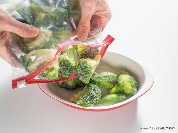 冷凍ブロッコリーを解凍する時に『あるもの』を入れると？　「めっちゃいいこと聞いた」