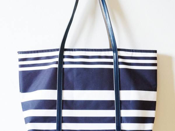 貴重品の管理に悩む海水浴　まさかの解決策に「ココがあったか！」「斜め上」