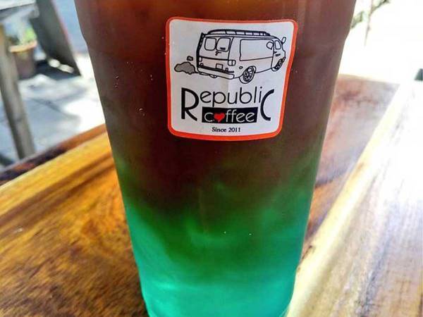 「『俺の猫を見てくれ』が強すぎる」と話題のカフェに「愛がだだ漏れしている」の声