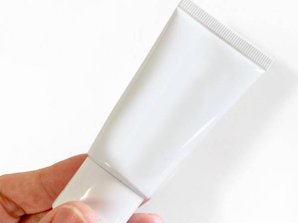 日焼け止め、どれぐらい塗るべき？　意外と知られていない適量に「マジか」「間違ってた」