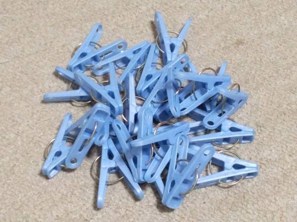 洗濯ばさみの画期的な活用法に「万能すぎ」「旅行中も使えそう」