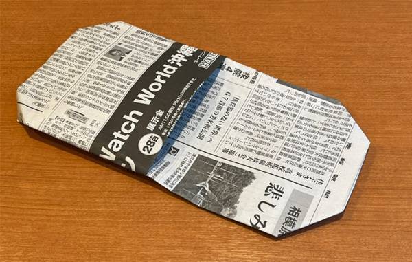 「意外と頑丈」「１分でできた」　新聞紙でスリッパを作る方法