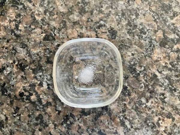 おうちで簡単に実験！　『いきなり氷る魔法の水』に、つい大人も夢中になった