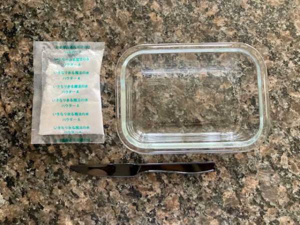 おうちで簡単に実験！　『いきなり氷る魔法の水』に、つい大人も夢中になった