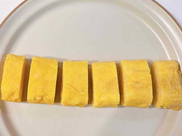 いつも同じ形でつまらない卵焼き　切り方をちょっと変えると？　「かわいすぎる！」