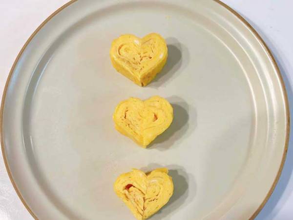 いつも同じ形でつまらない卵焼き　切り方をちょっと変えると？　「かわいすぎる！」