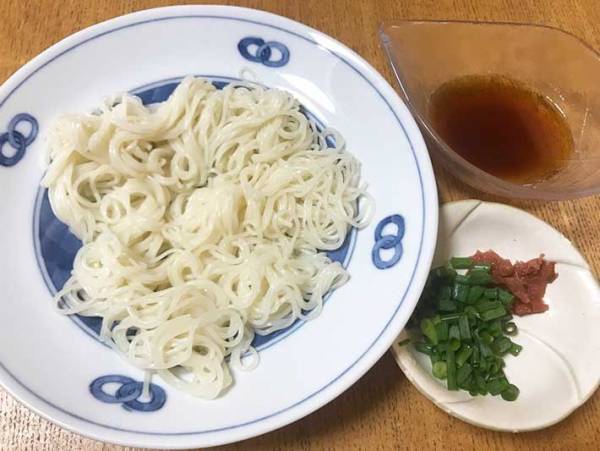 時間が経つと塊になる『そうめん』　アレを１個入れてゆでると？　「ウソみたい！」