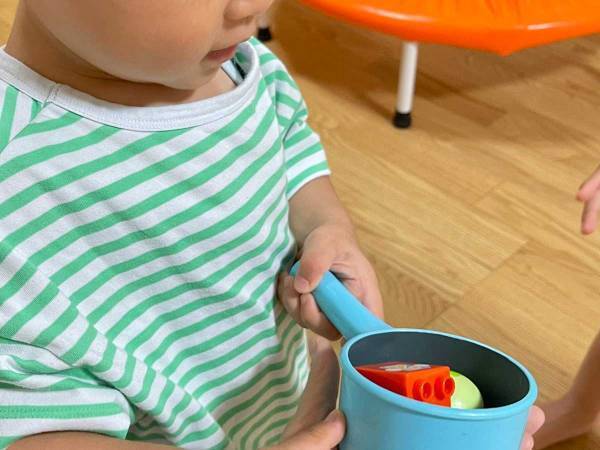 ２歳児の発想に「笑った」「なんて賢いの」　熱で寝込む母親に与えた『役』が？