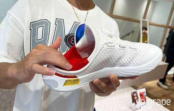 アンダーアーマーの大人気シューズに新色！「安定感がすごい」