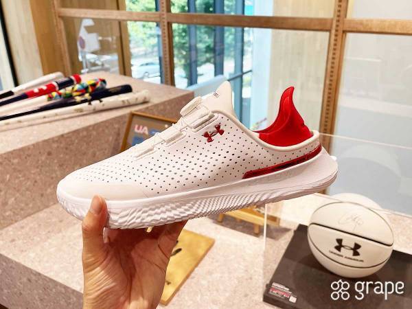 アンダーアーマーの大人気シューズに新色！「安定感がすごい」